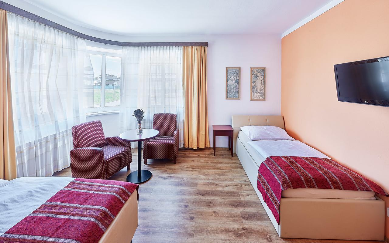 Penzion Karolinka Kroměříž Exterior foto